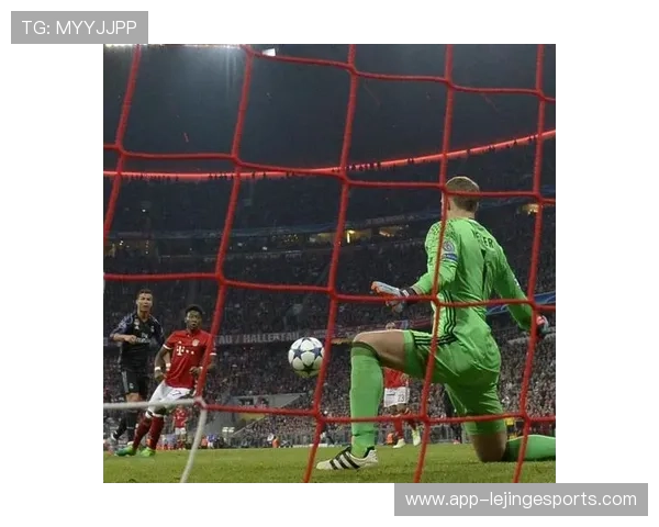 全球足球守门员排名榜解析 世界级门神的巅峰对决与实力对比