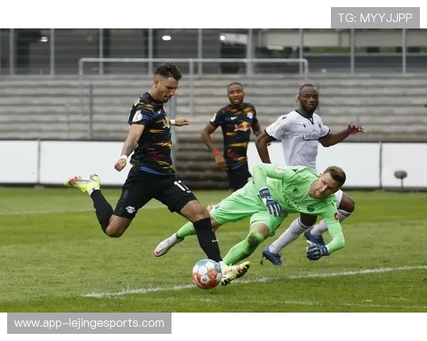 国米传奇球星带你回顾那些闪耀绿茵的瞬间与精彩表现