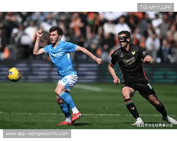 球星之子登场足球赛场 父子传承引发热议精彩比赛引关注