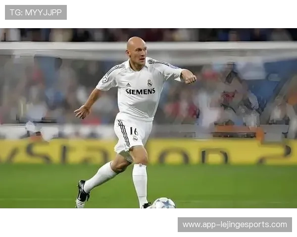 足球历史转会费最高球星背后的传奇故事与转会风波揭秘