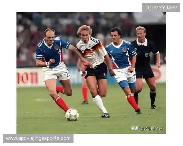 足球巨星日常生活瞬间集锦 展现球场外的真实自我与个性风采