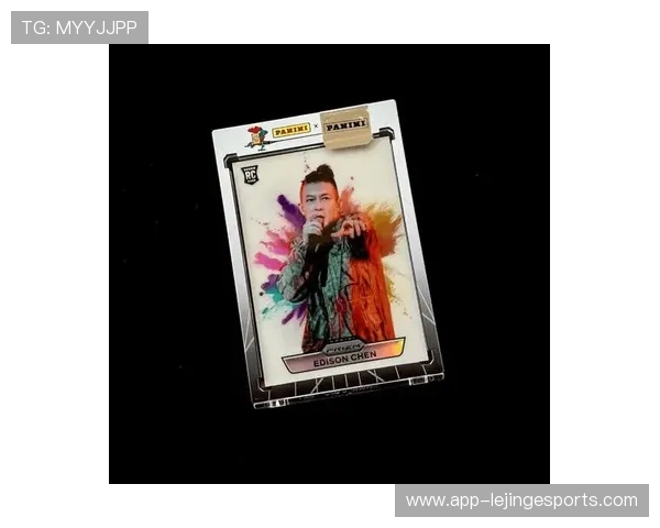 足球球星卡手雷盒开包大揭秘 看看能抽到哪些珍稀球员卡牌 足球球星卡手雷盒开包大揭秘 看看能抽到哪些珍稀球员卡牌